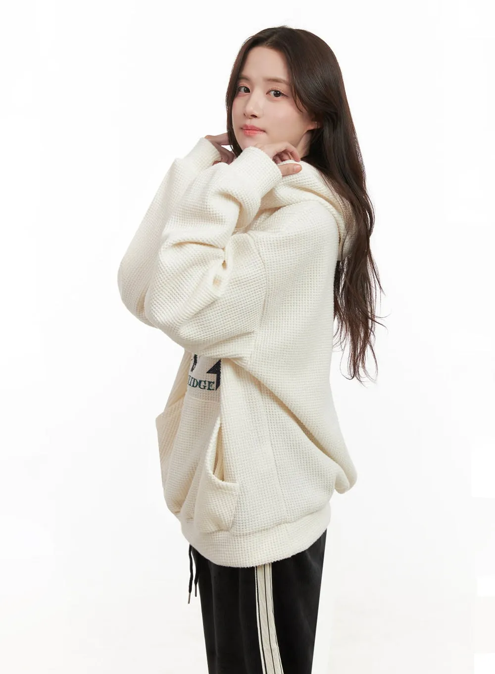 Cozy Waffle-Knit Graphic Hoodie IJ510