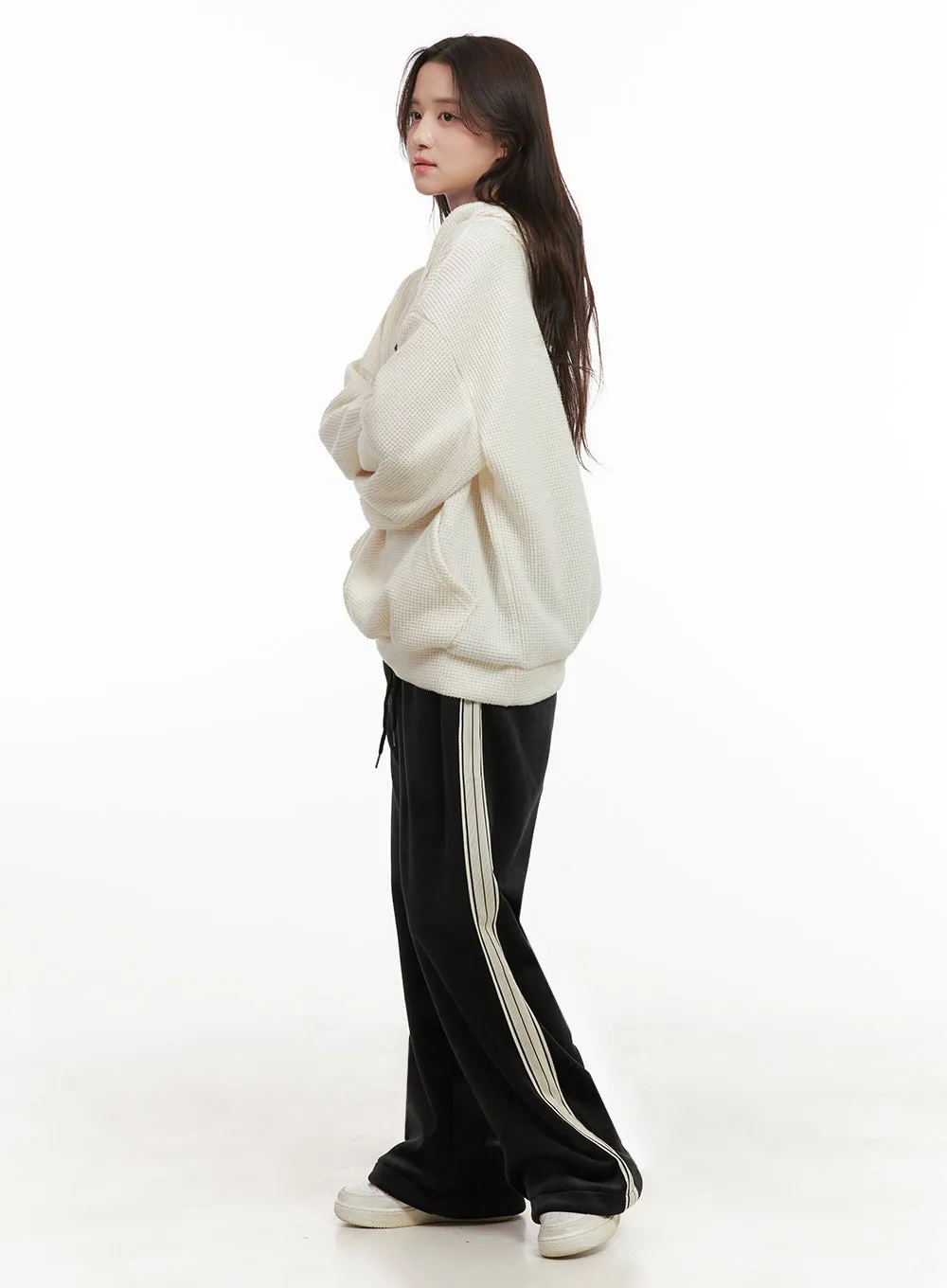 Cozy Waffle-Knit Graphic Hoodie IJ510
