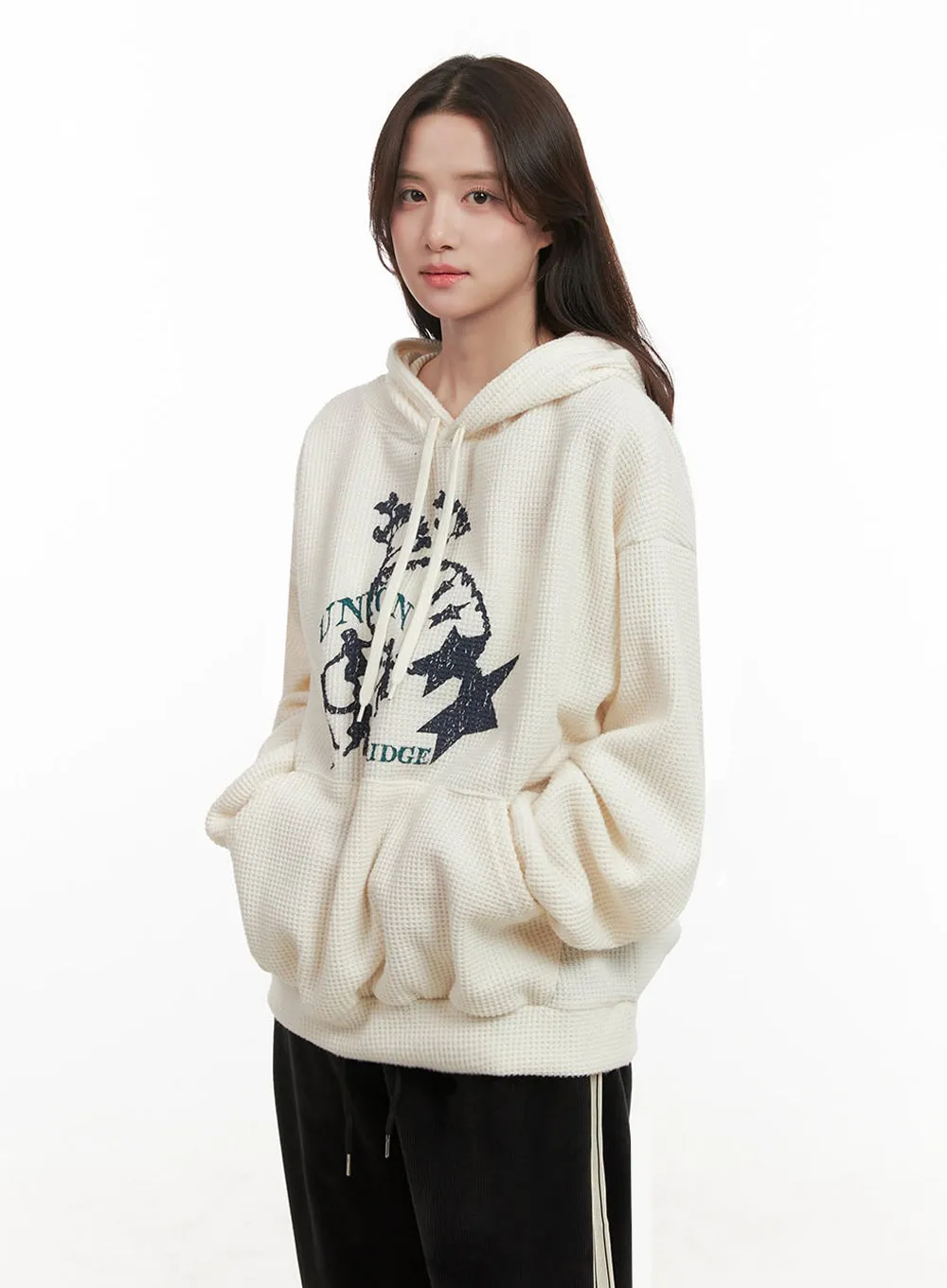 Cozy Waffle-Knit Graphic Hoodie IJ510