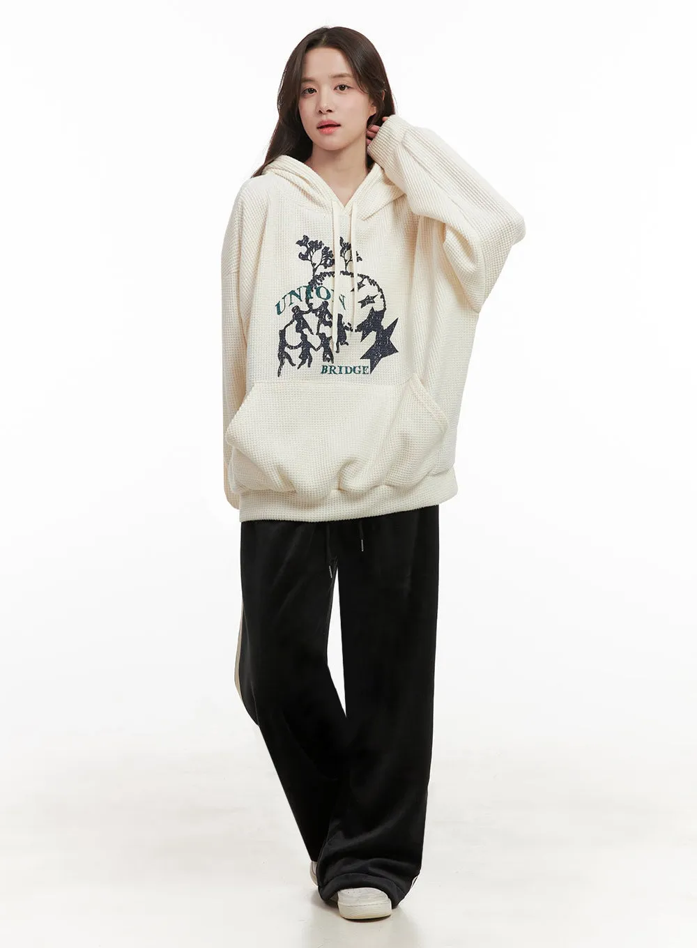 Cozy Waffle-Knit Graphic Hoodie IJ510