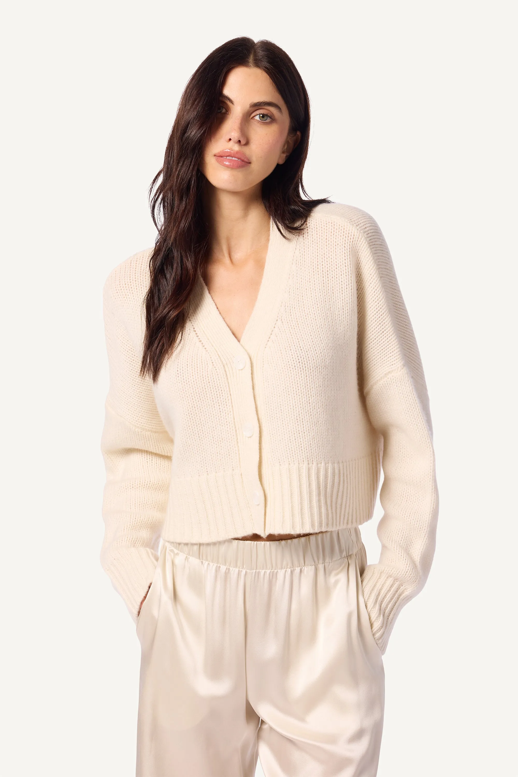 ELLIOT CASHMERE CARDIGAN | GARDENIA