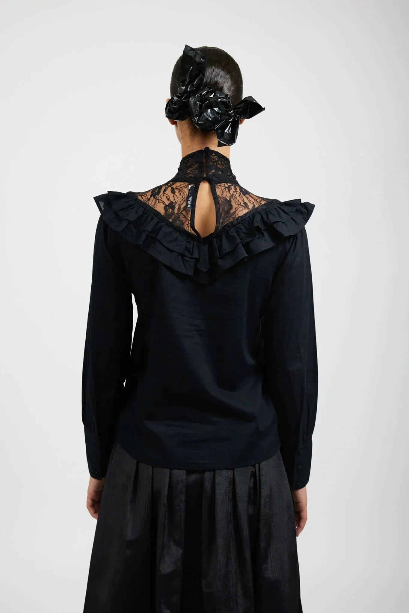 Pêche Blouse in Black