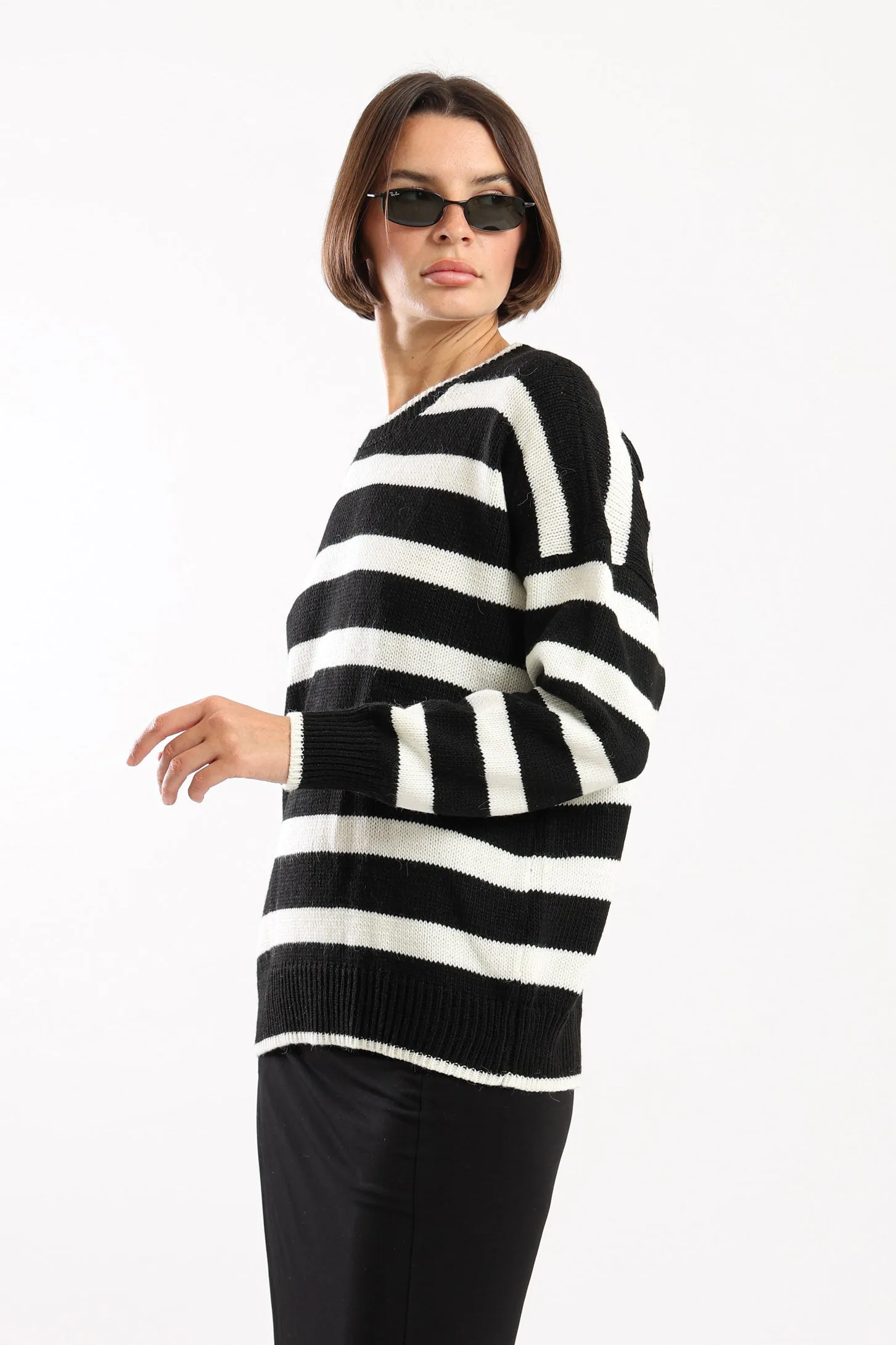 STRIPED KNIT SWEATER - BLACK