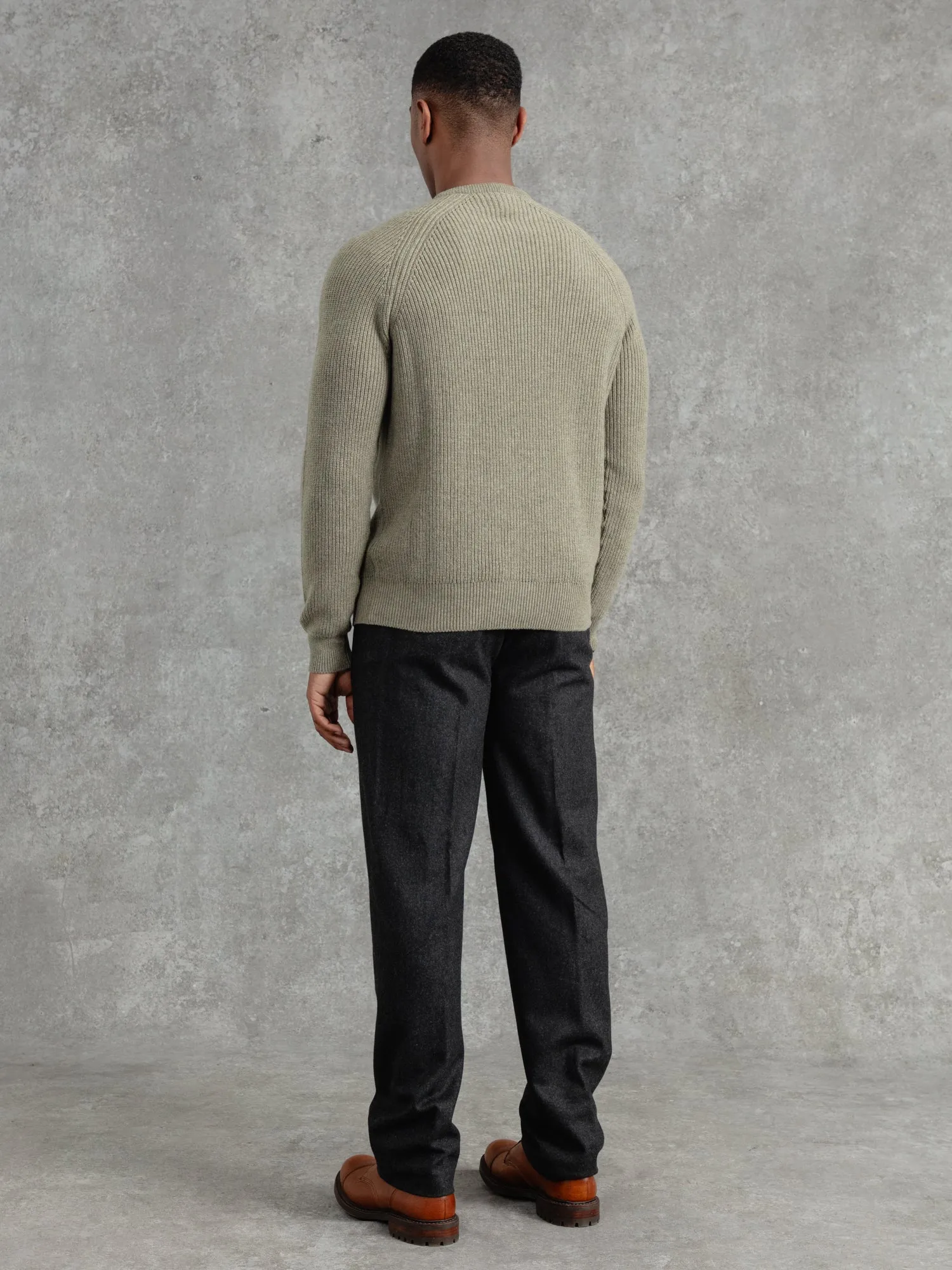 The Cashmere Raglan Crew Neck - Willow